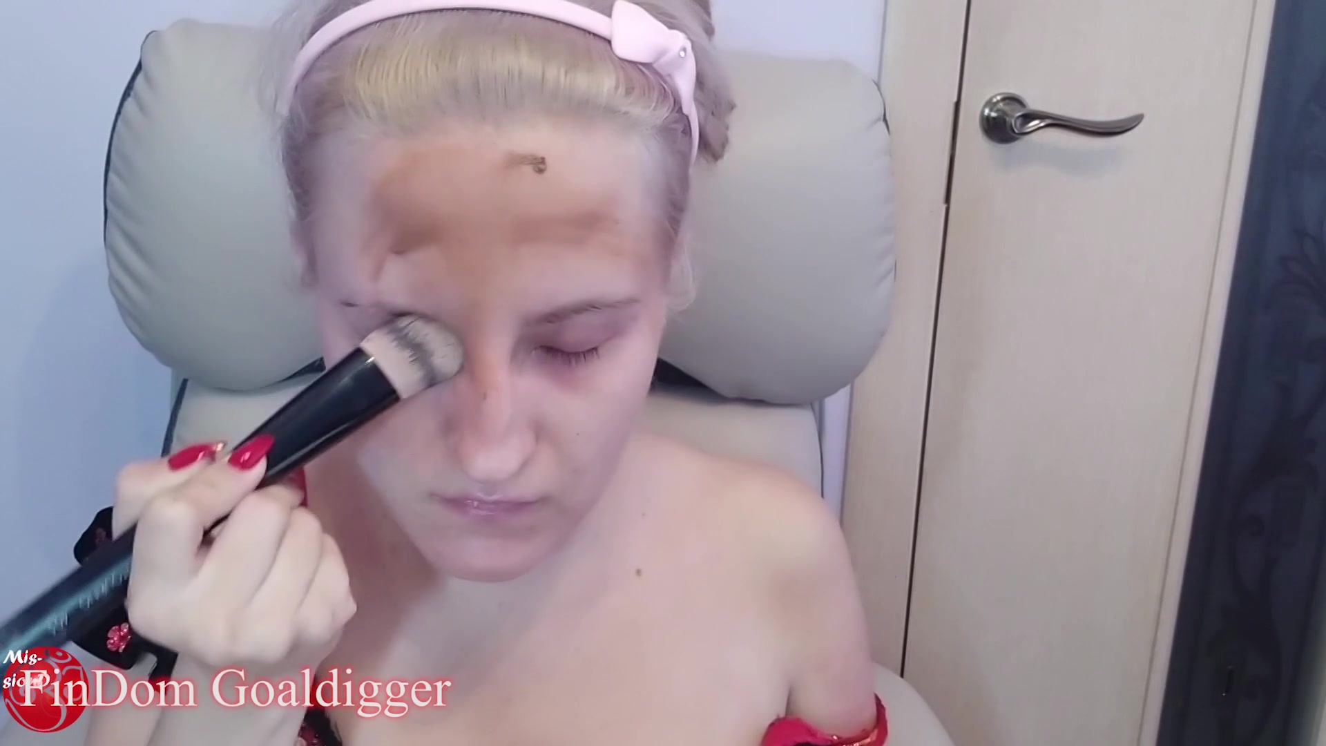 Green Eyeglasses Makeup 1 - Sex Movies Featuring Findom Goaldigger