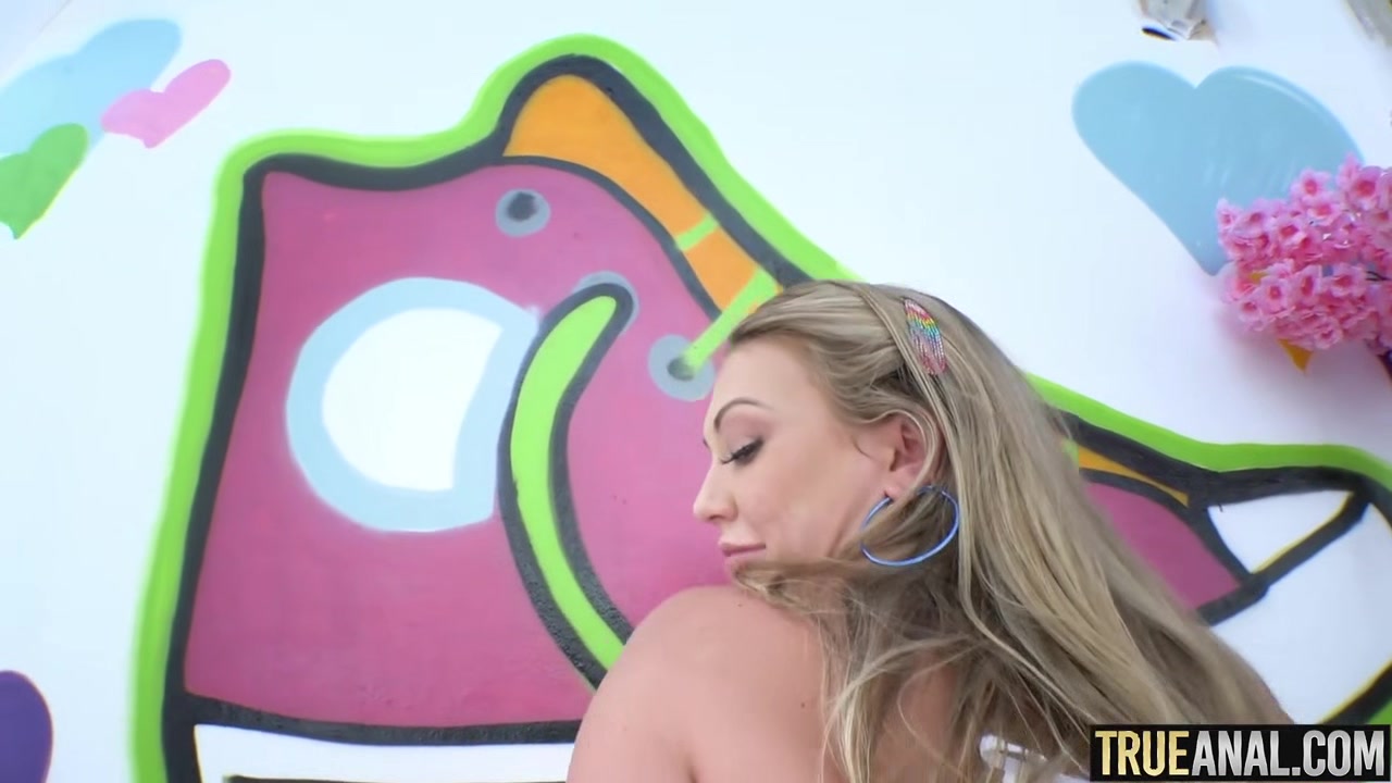 Adira's Anal Display