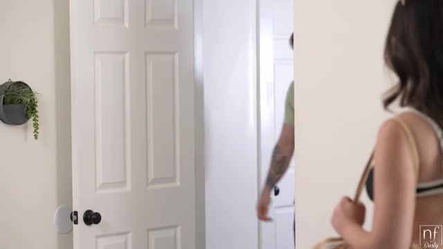 Reservation For Three - S20:E5 - Nfbusty