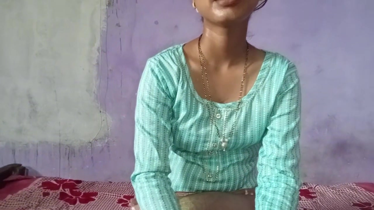 Young Indian Girl Enjoy Fucking With Her Lover When is Alone in Home xlx