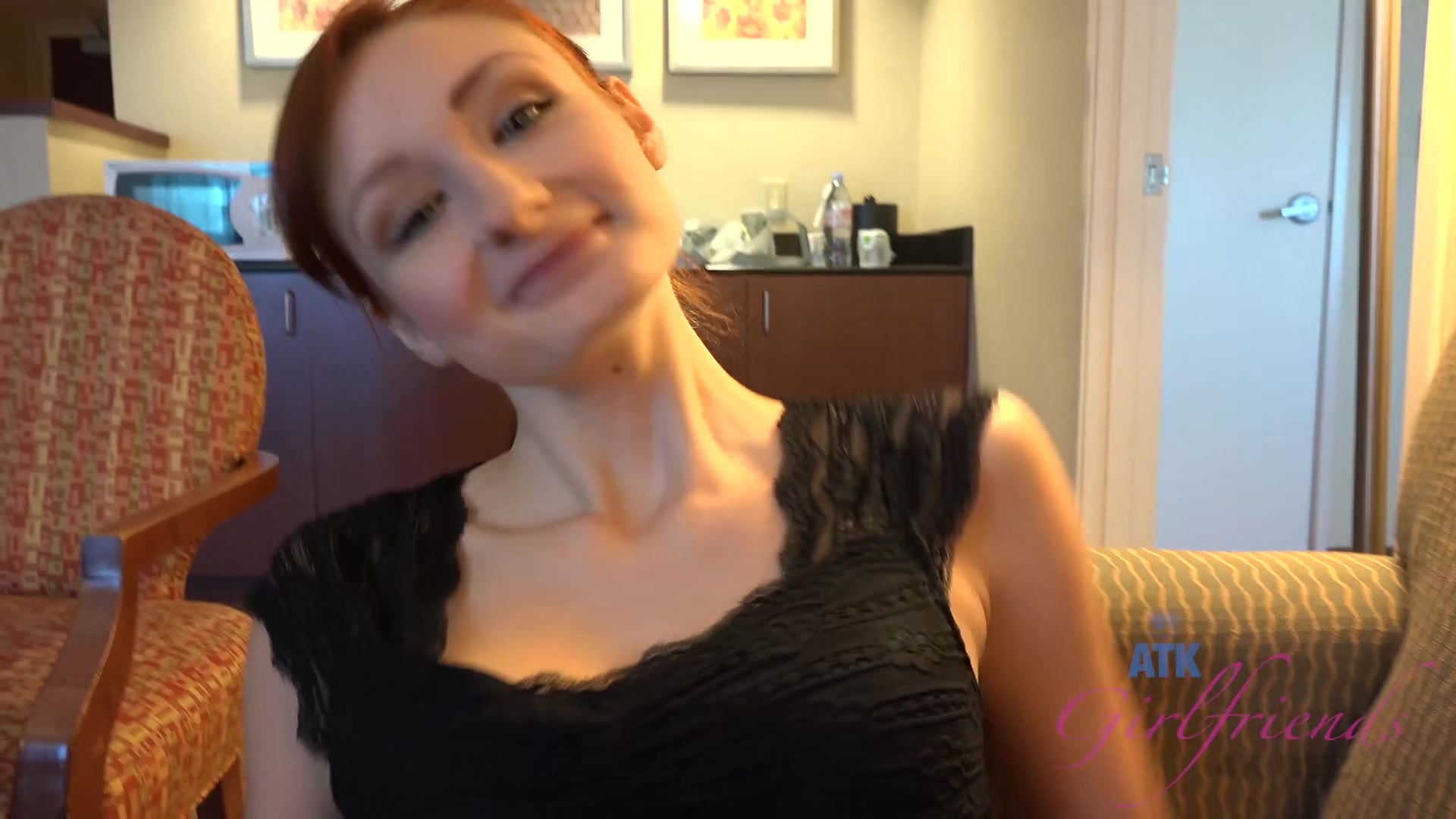 She Masturbates With A Hitachi Vibrator And You Decide To Fuck Her While She's Doing It