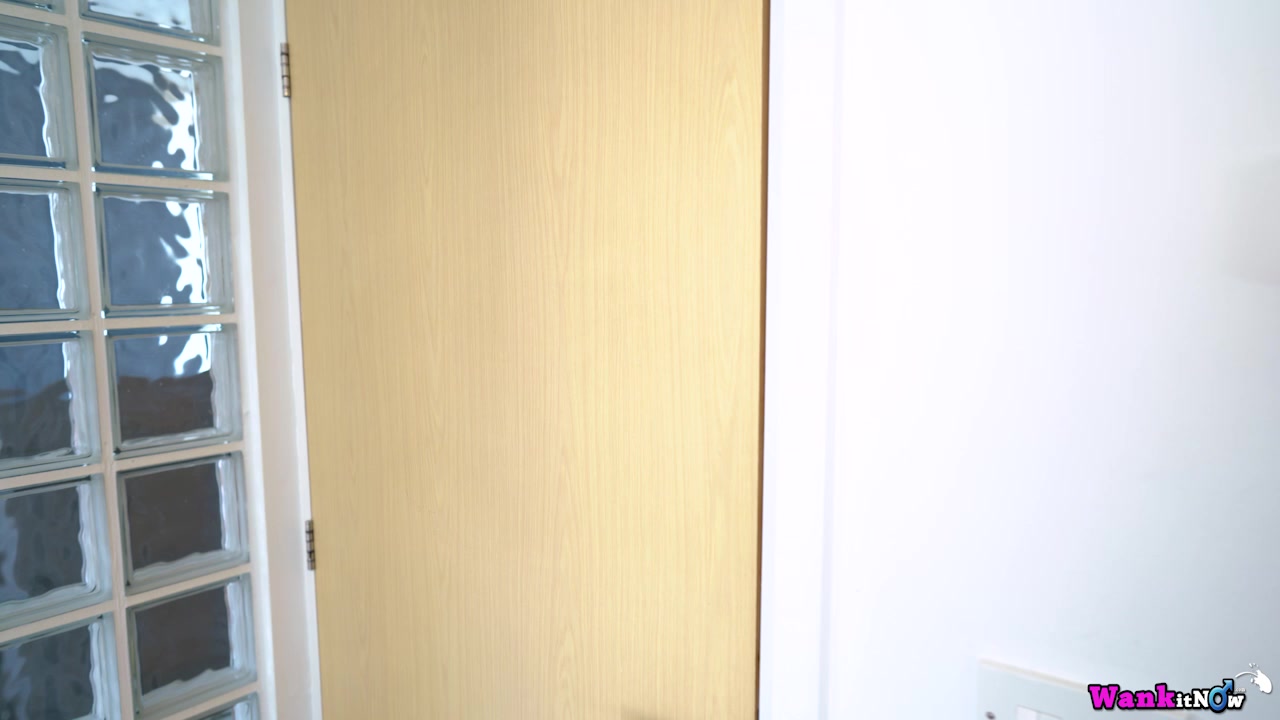 Beth - Can’t Control Myself - Sexy Videos - WankitNow