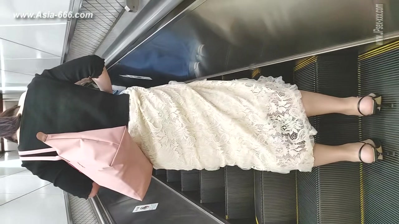 peeping chinese amateur upskirt.193