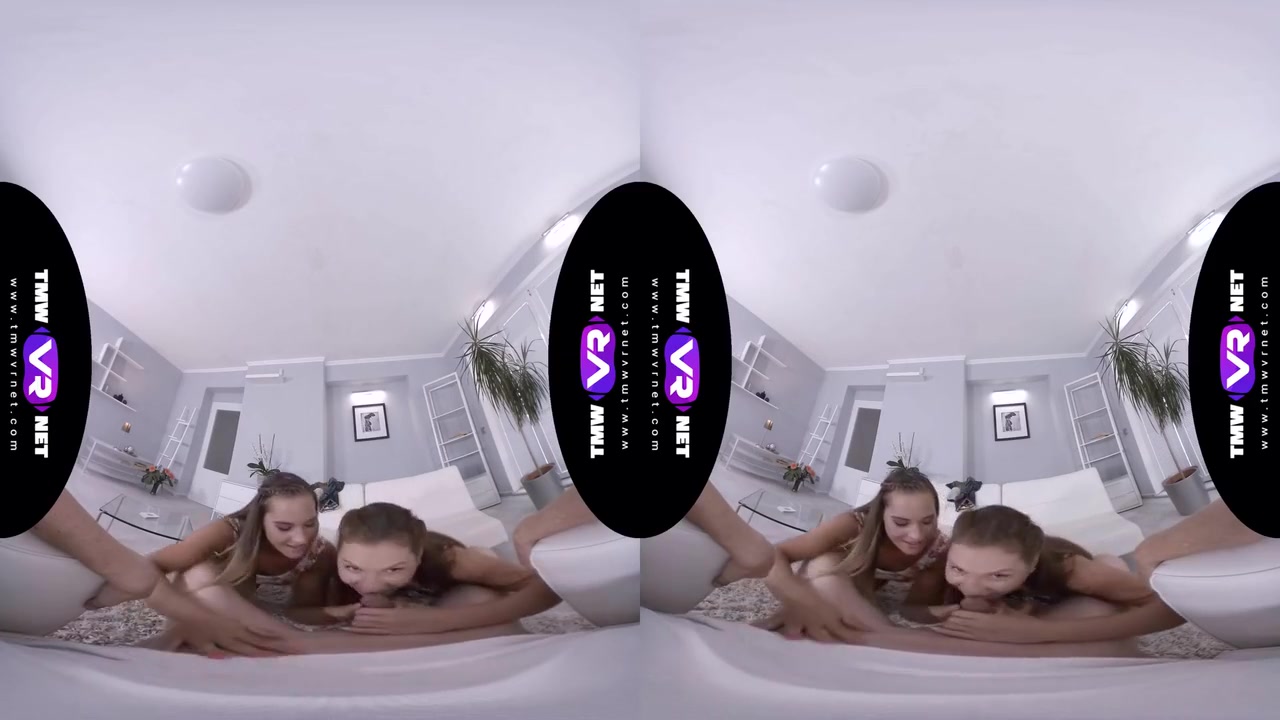 Mia Card Play Becomes A - Virtual Reality And Naomi Bennet