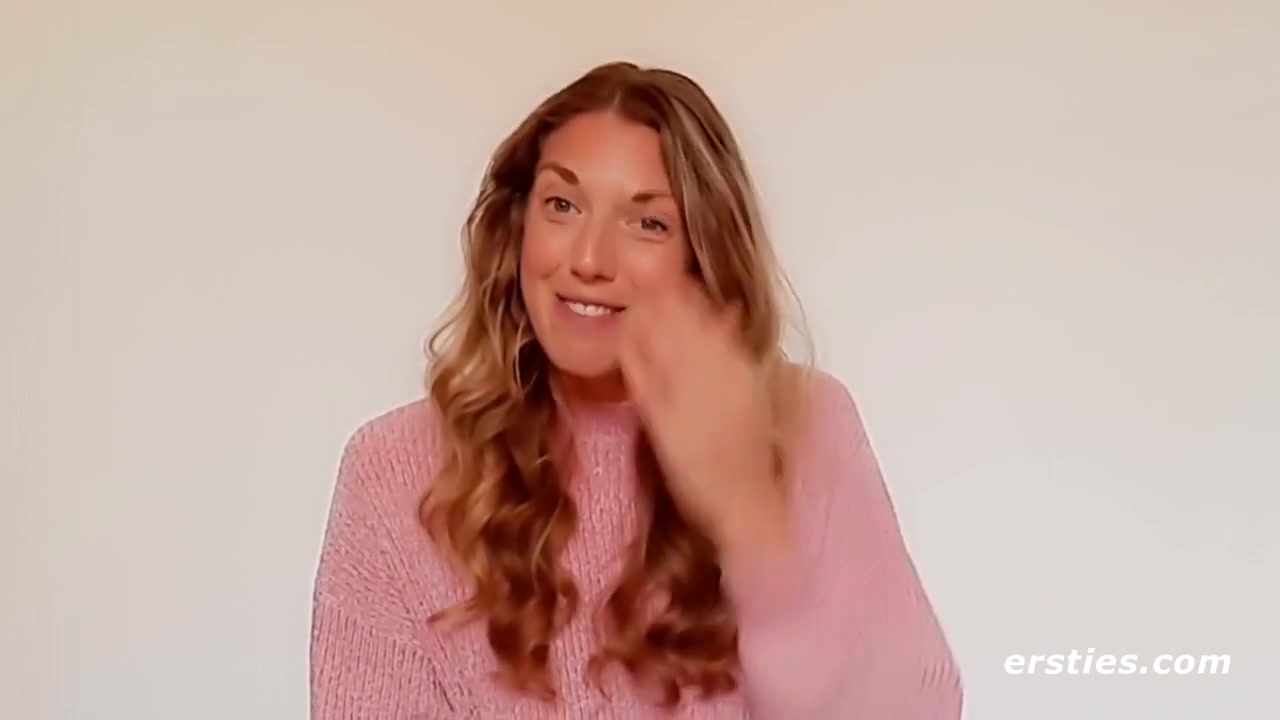 Sexy Babe Lana Uses A Magic Wand