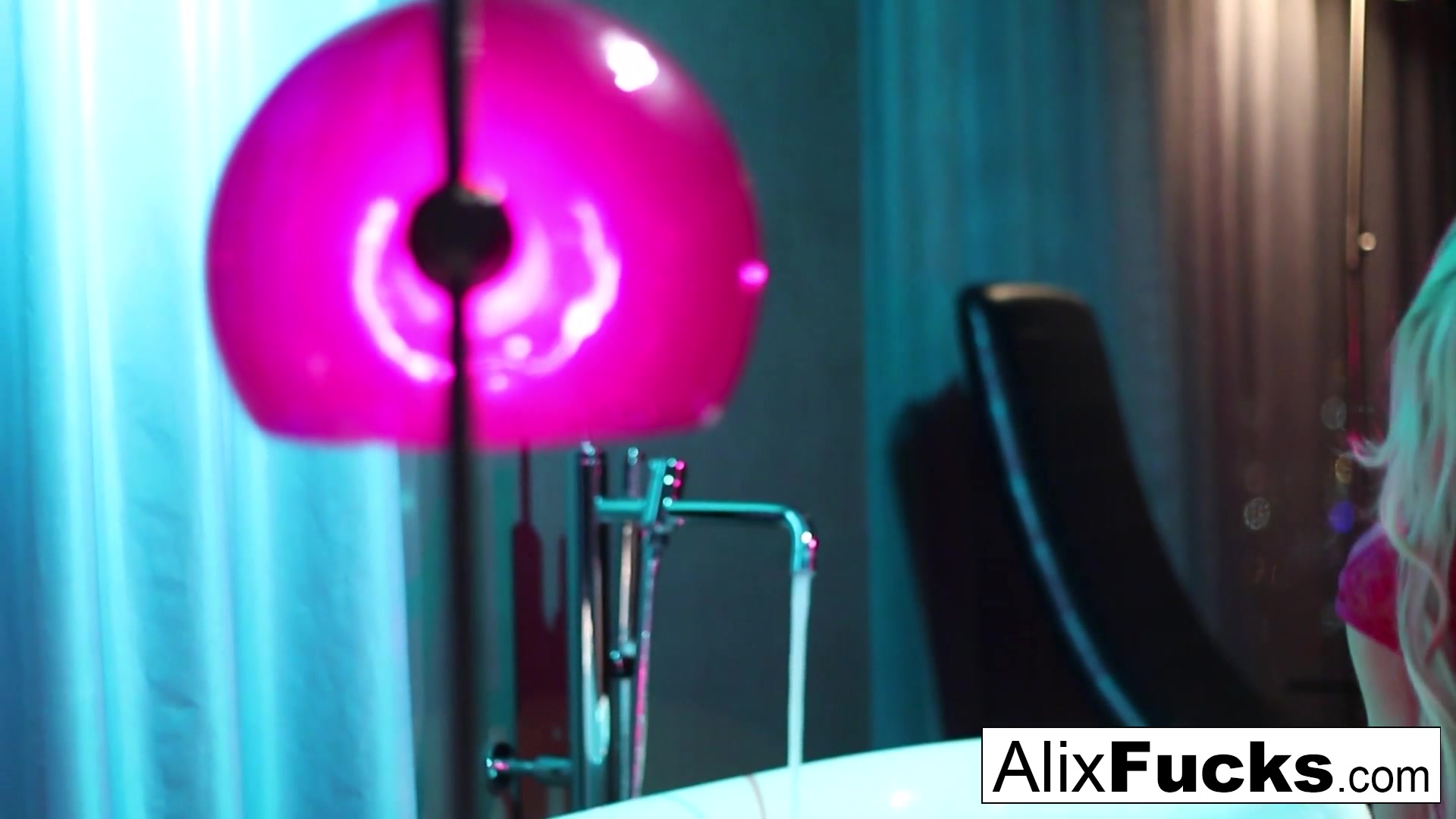 Alix Lynx in Busty Alix Takes A Hot Bath With A Butt Plug - AlixLynx