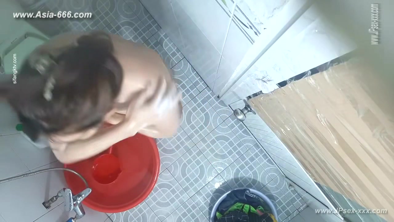 peeping chinese bath.70
