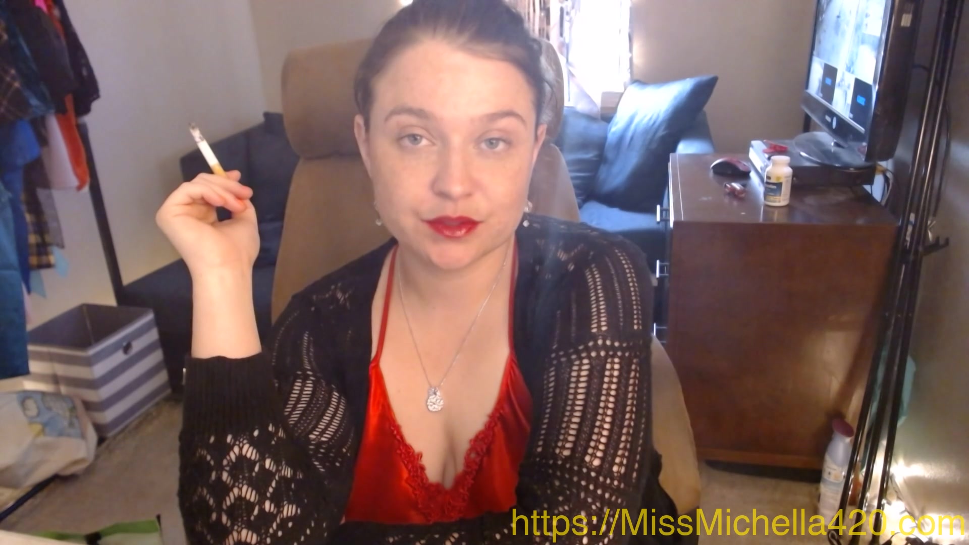 I Could A Better Orgasm From This Battery Than I Could Ever Get From You Little Shrimp Boy - Missmichella420
