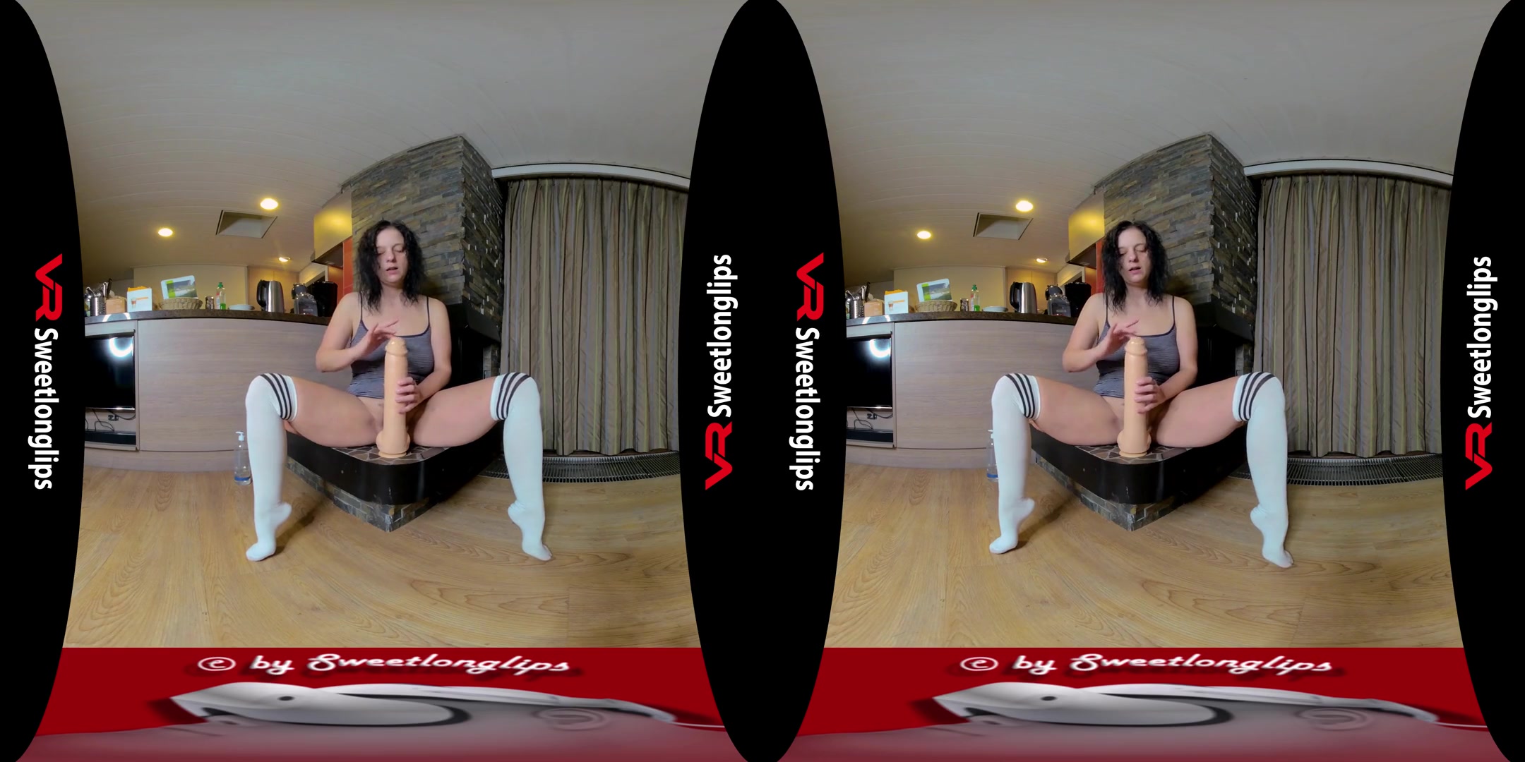 XXL - Dildoritt am Kamin; Solo Amateur MILF with a Huge Dildo
