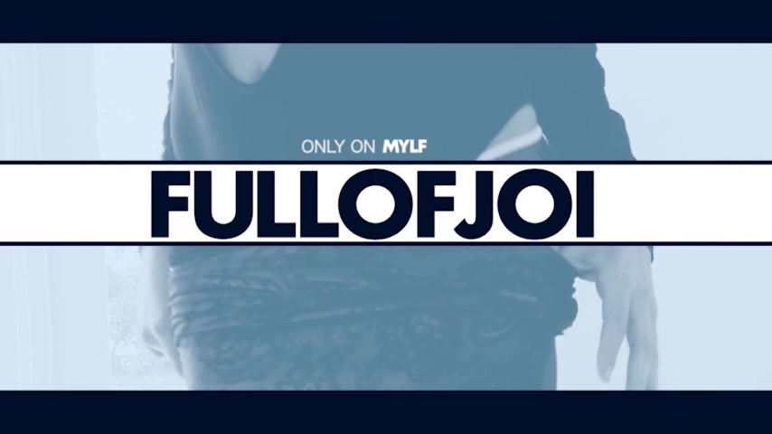 One Snap to Her Snatch - MYLF