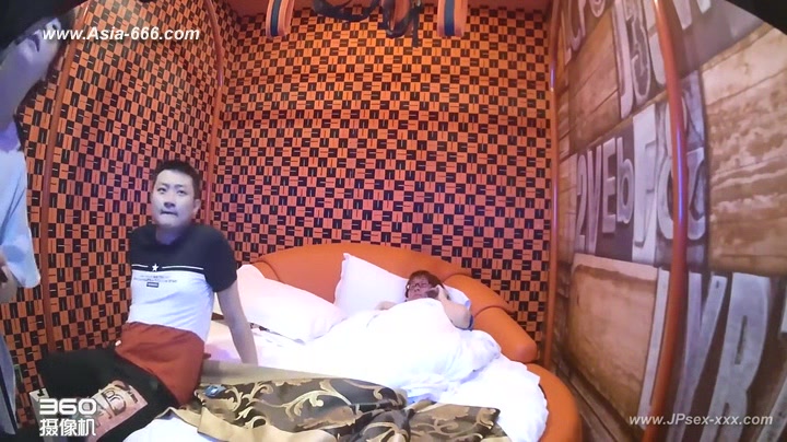 Hackers use the camera to remote monitoring of a lover's home life.214