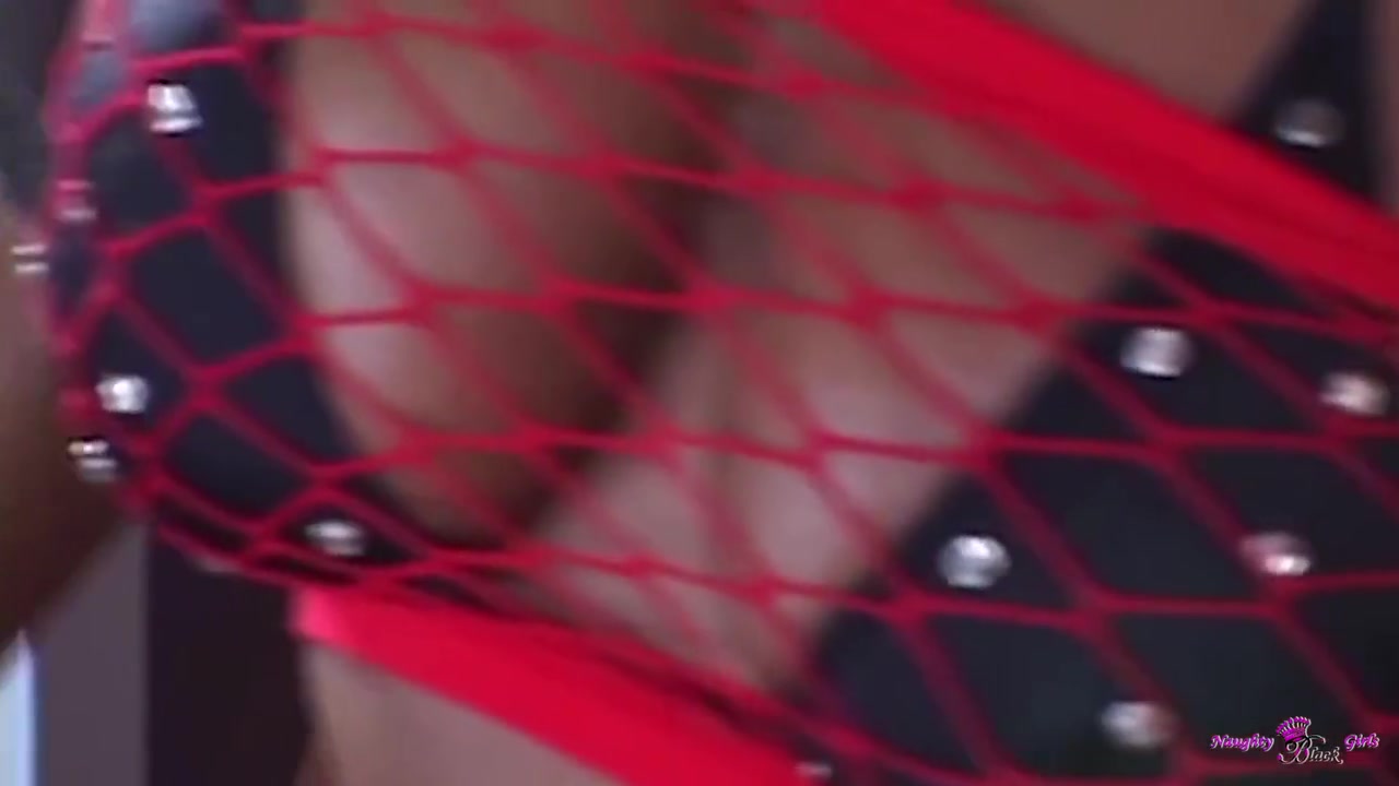 Black Bombshell Takes An Opportunity To Jump On A Thick Bbc Until She Gets Facial