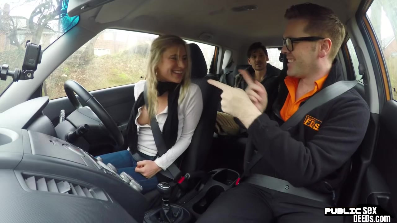 Squirting UK babe rides in both ways during duo in the car