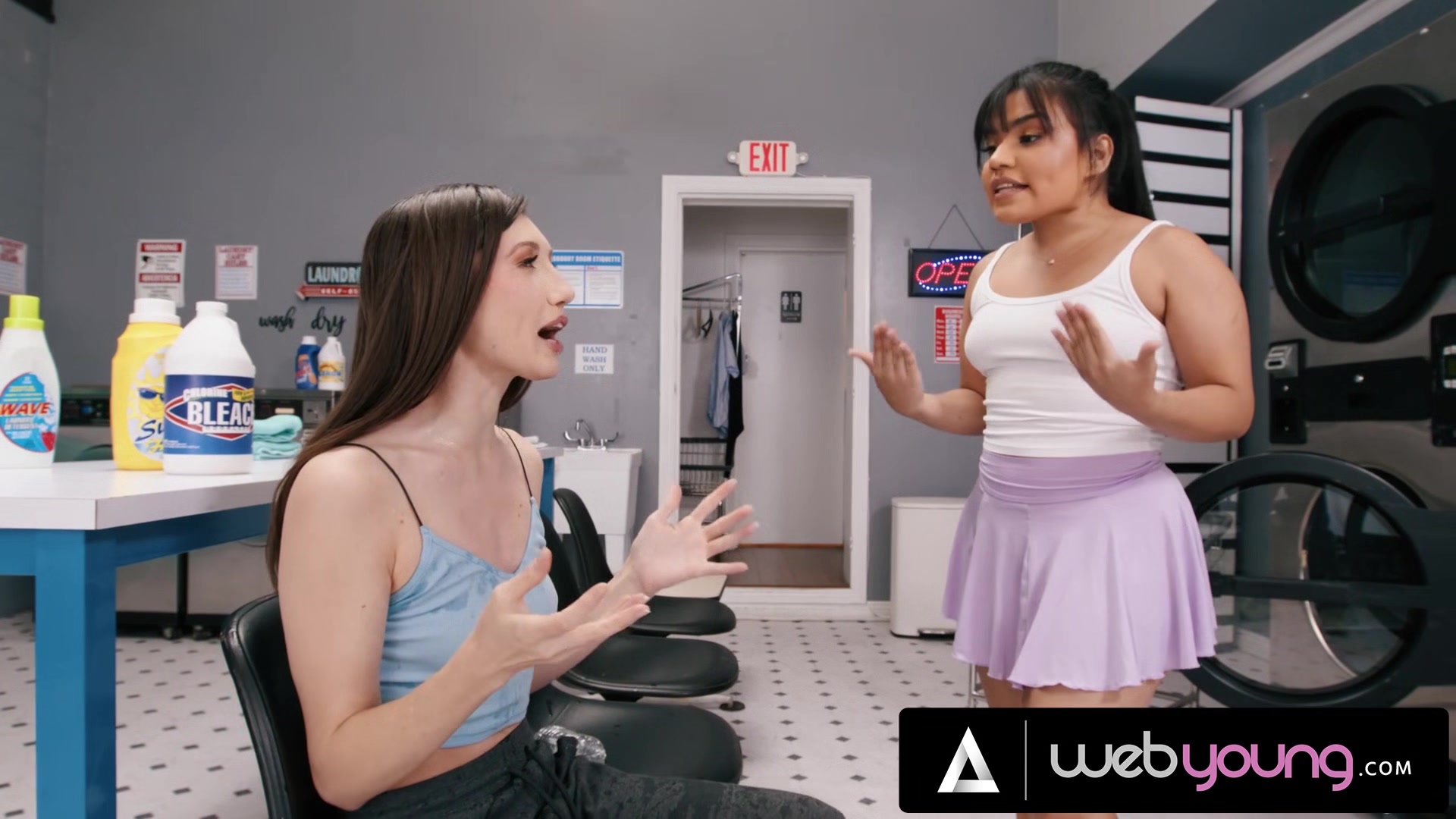 Petites Maya Woulfe Summer Col Get Wild In Public Laundromat While Waiting For Their Clothes