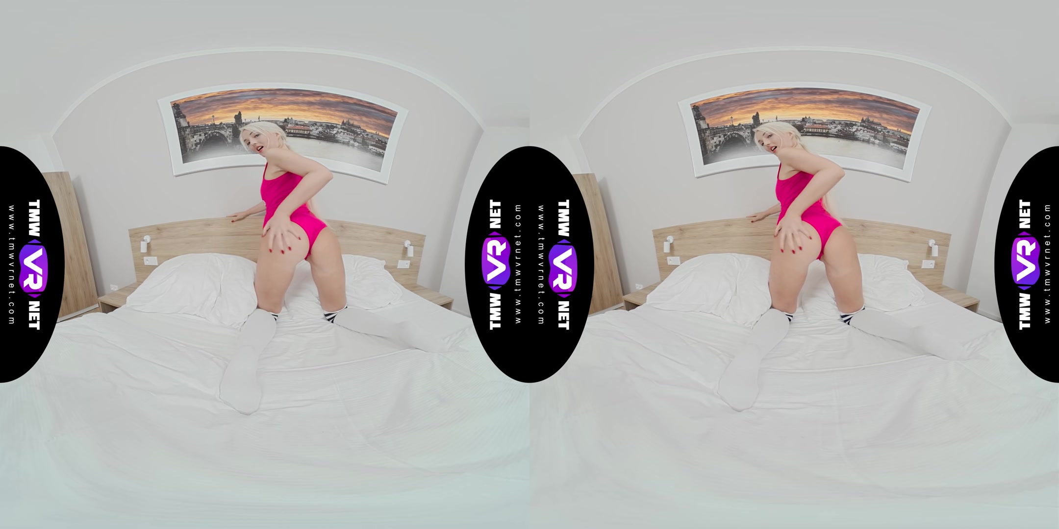 Blondie's Solo Party in Bed - TmwVRNet