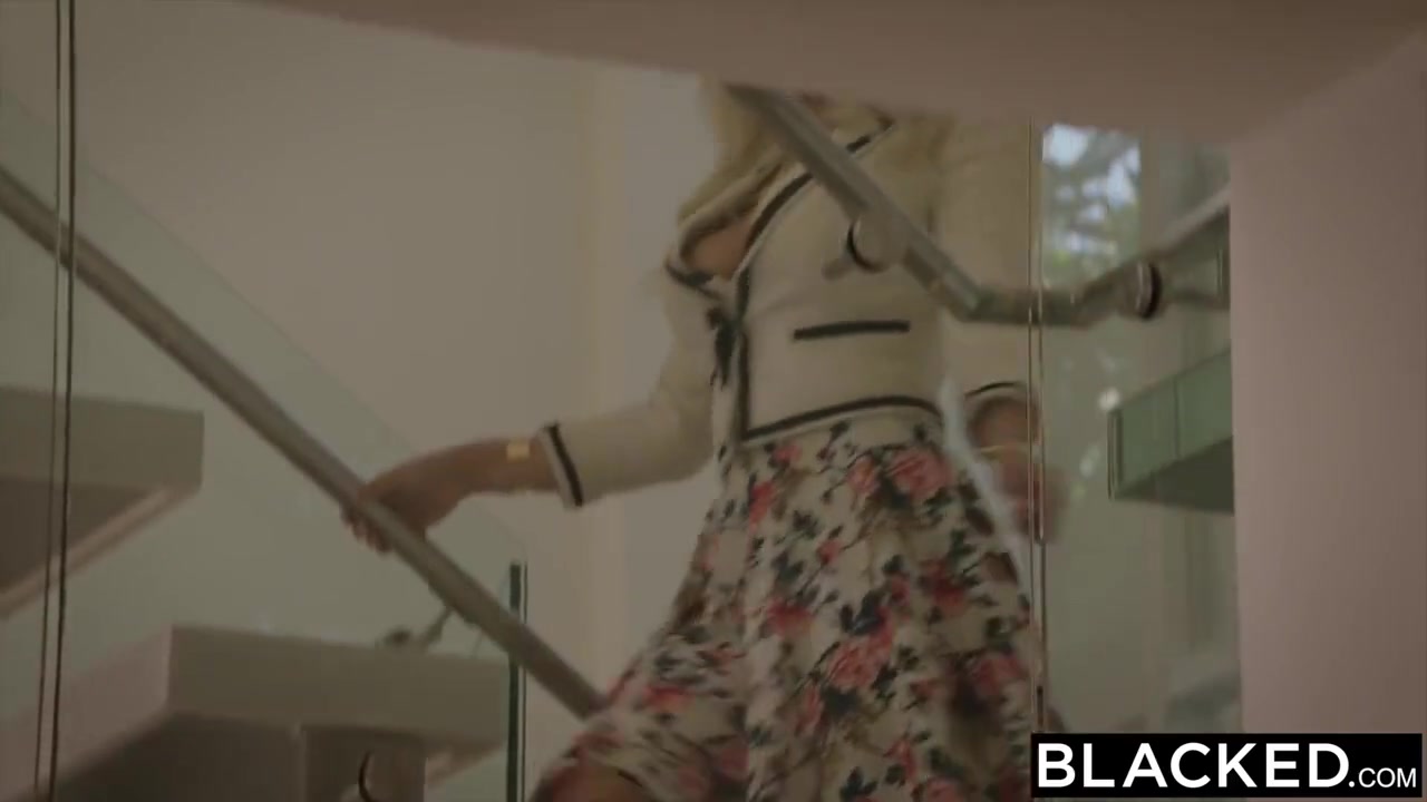 Kylie Paige - Cheating Blonde Gf Gets Doggyfucked Before Riding Bbc