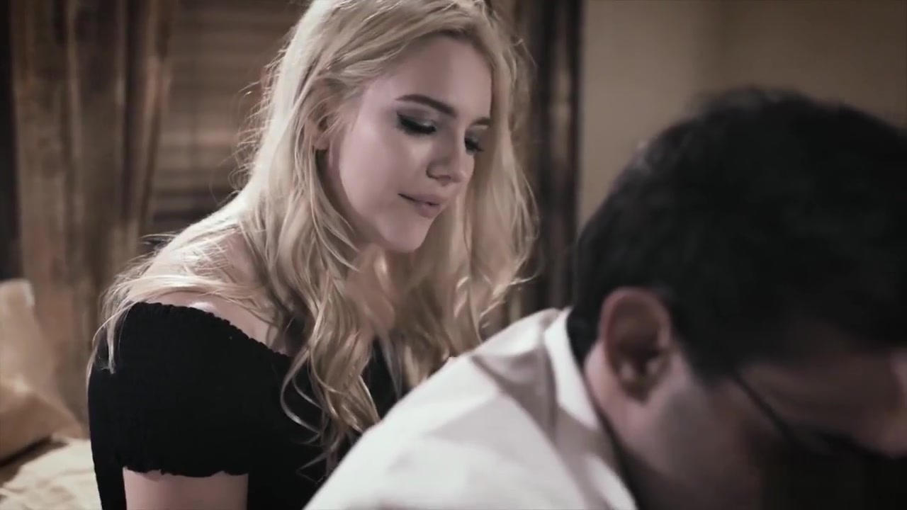 Slutty stepsis takes pity and fuck her nerdy stepbro