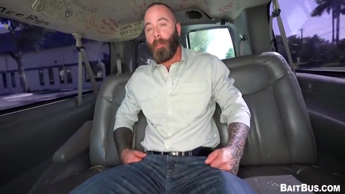 Gay Porn In #80 - Un Paseo En Auto Bastante Particular 32 Min