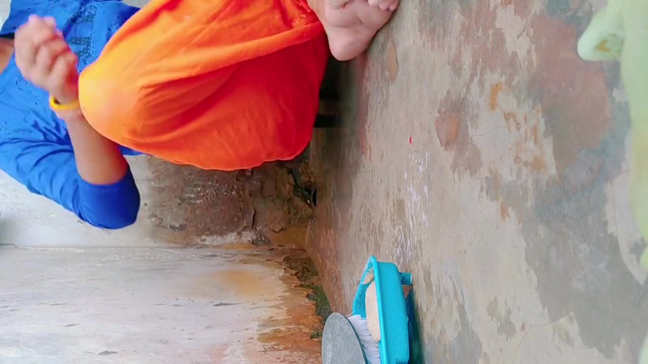 Hot Indian School Girl Naked Bath. Alone Girl Feel Horny She Fingring And Pesing