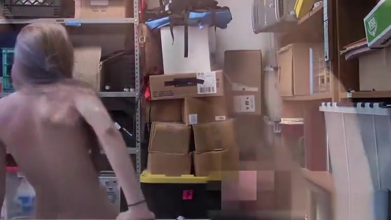 Kimmy Granger grinds LP Guys big cock