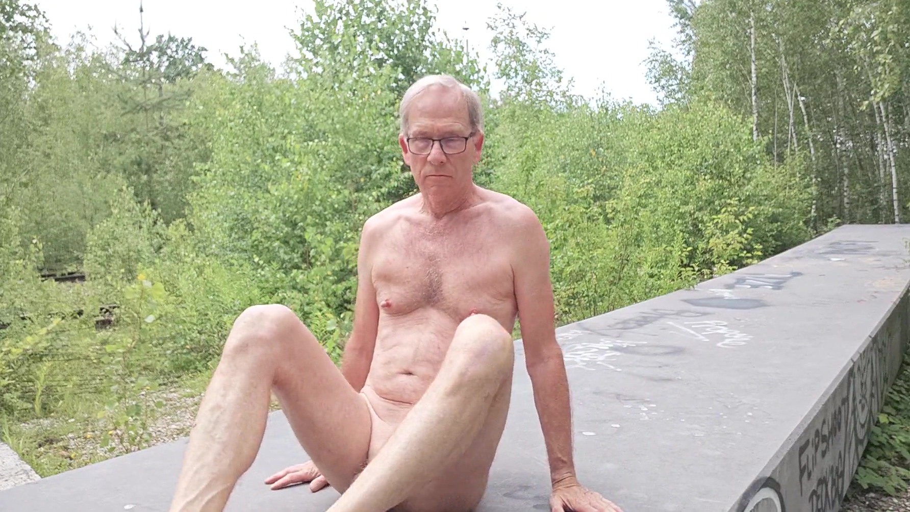 Pissing And Nipping