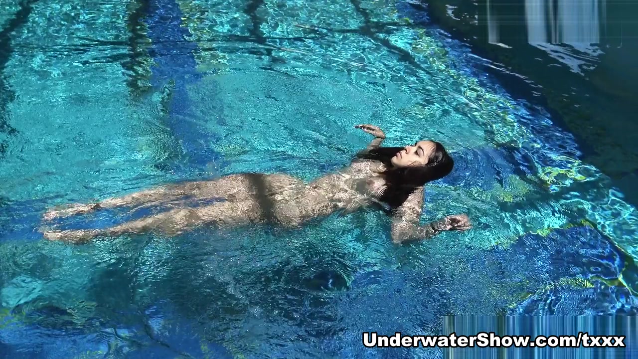 Diana Rius Video - UnderwaterShow