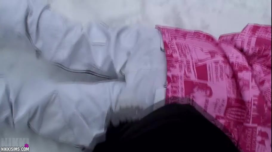 Nikki Snow Ball Fight Video