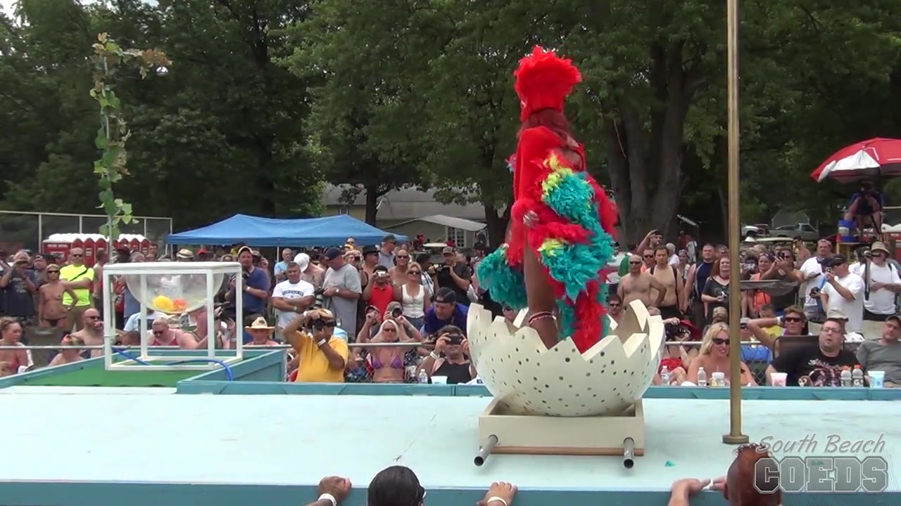 2015 Festival Photos And Video From Saturday Shot By Assdragon - SouthBeachCoeds