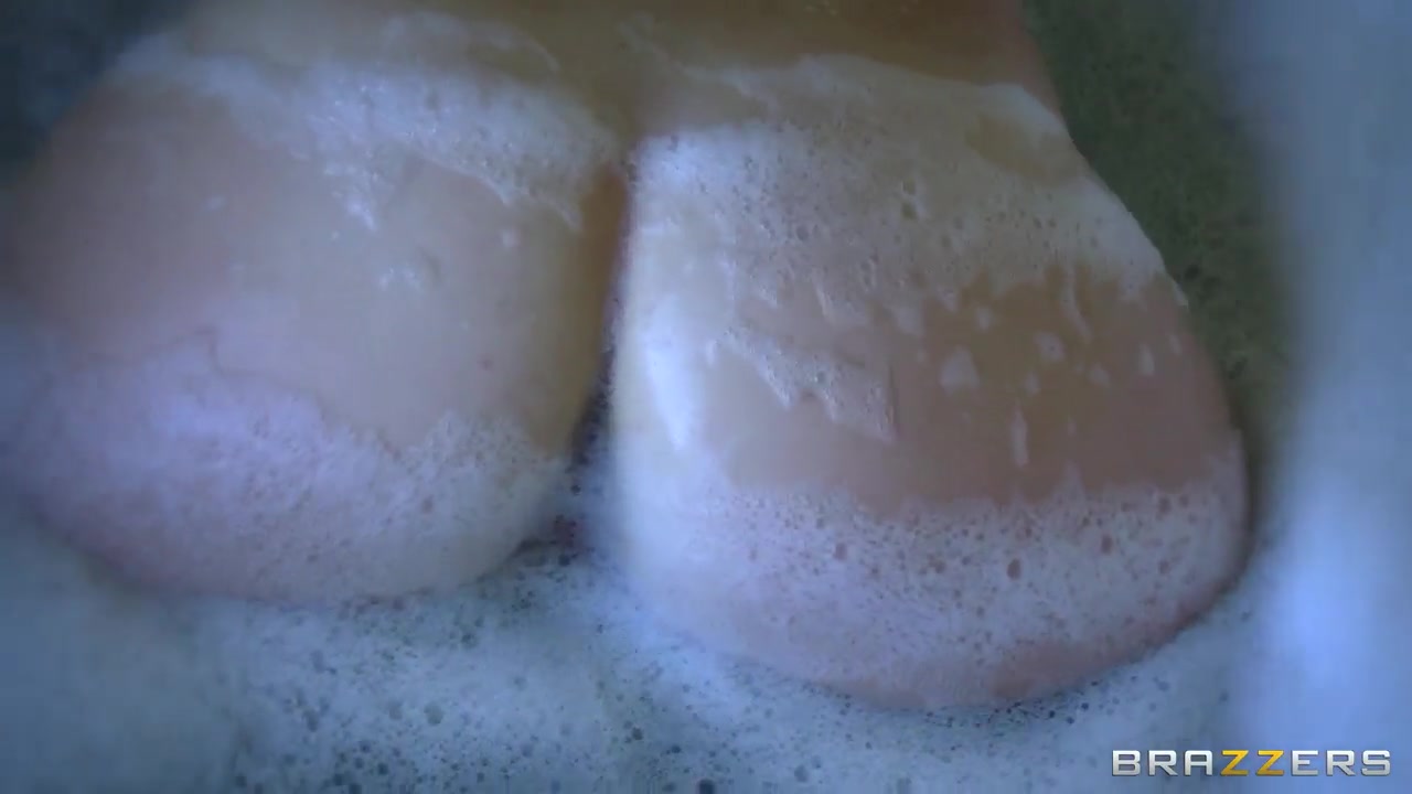 Sierra Sanders soap her butt early in the morning preparing for anal adventure