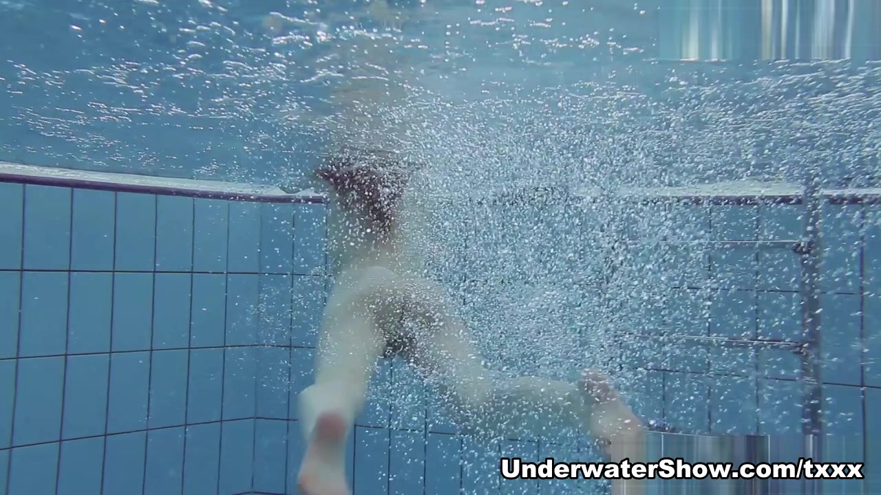Roxolana Video - UnderwaterShow