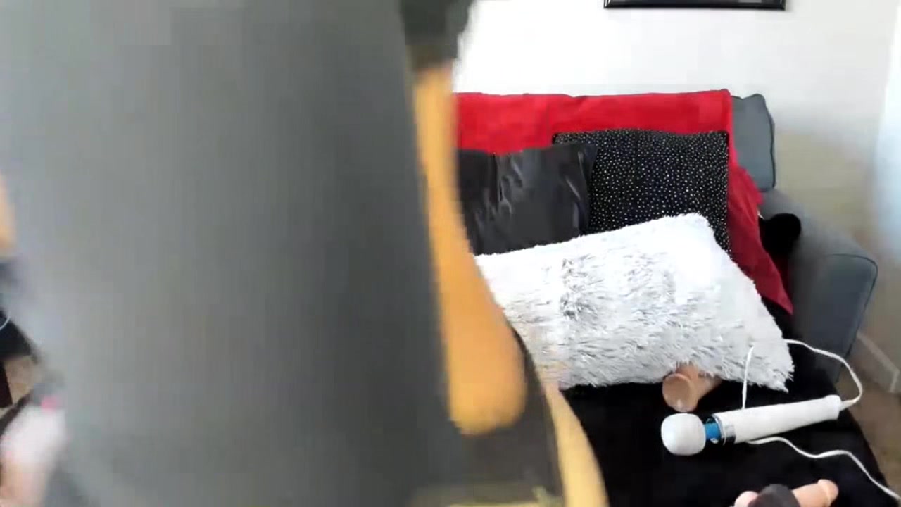 Big Tits And Ass Babe Fucking Her Pussy