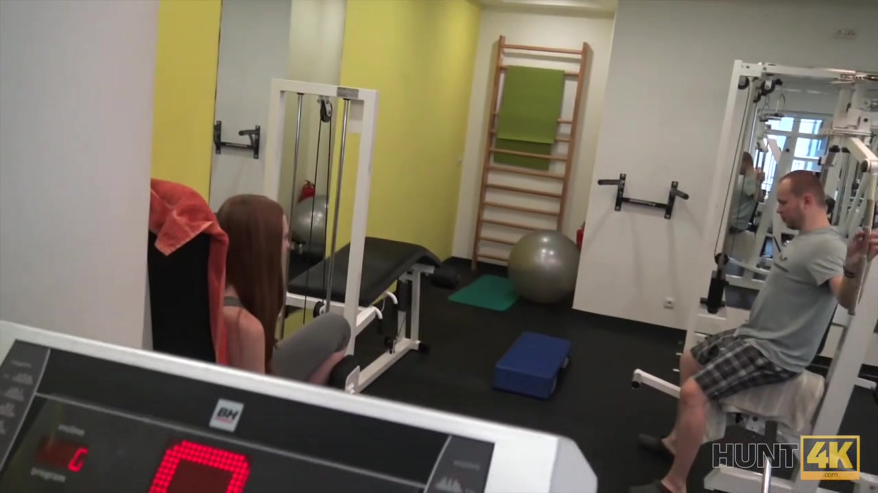 HUNT4K. Man for money let stranger fuck his slutty girlfriend in gym