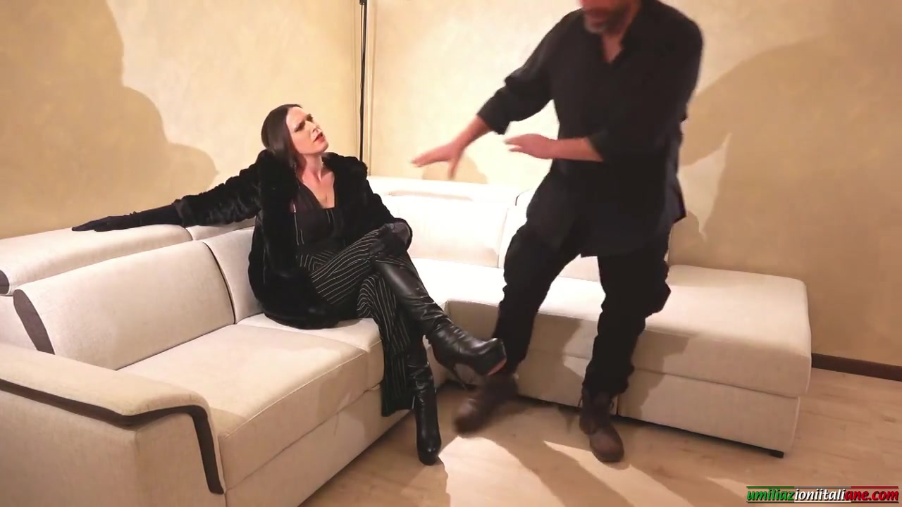 Luisa Casati Seduce Gabriel Galli Padrona Italiana Schiavo Dialoghi Italiano Femdom