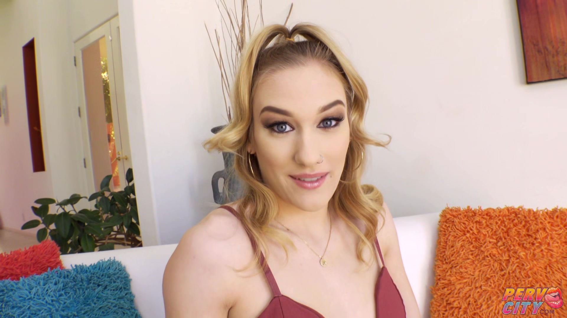 Kasey Miller Orgasms With Vibrator