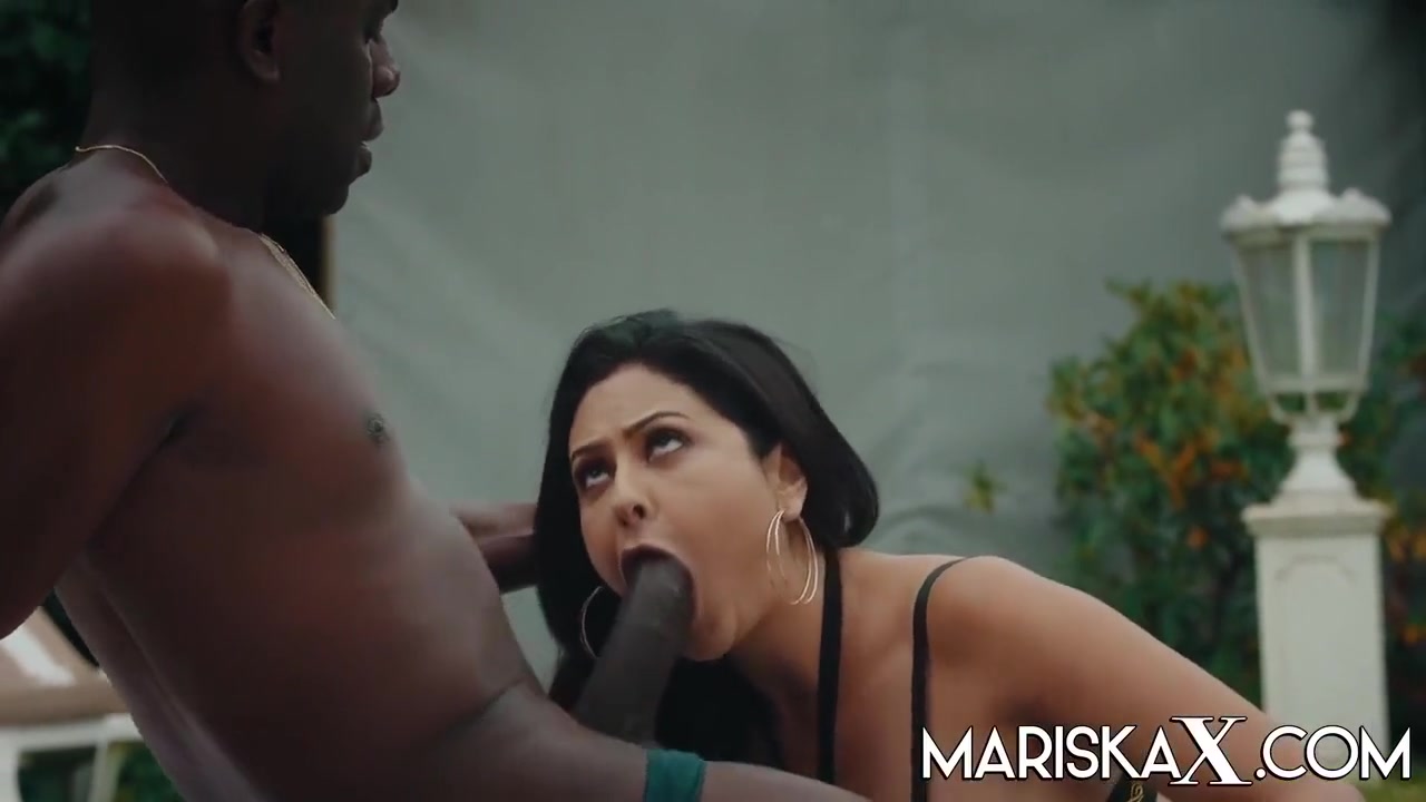 Joss Lescaf And Mariska X In Mariska Gets Fucked By Black Cock Outside