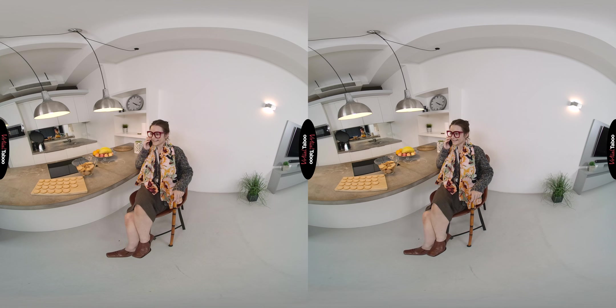 Simona Purr VR Porn: Come To Granny - VirtualTaboo