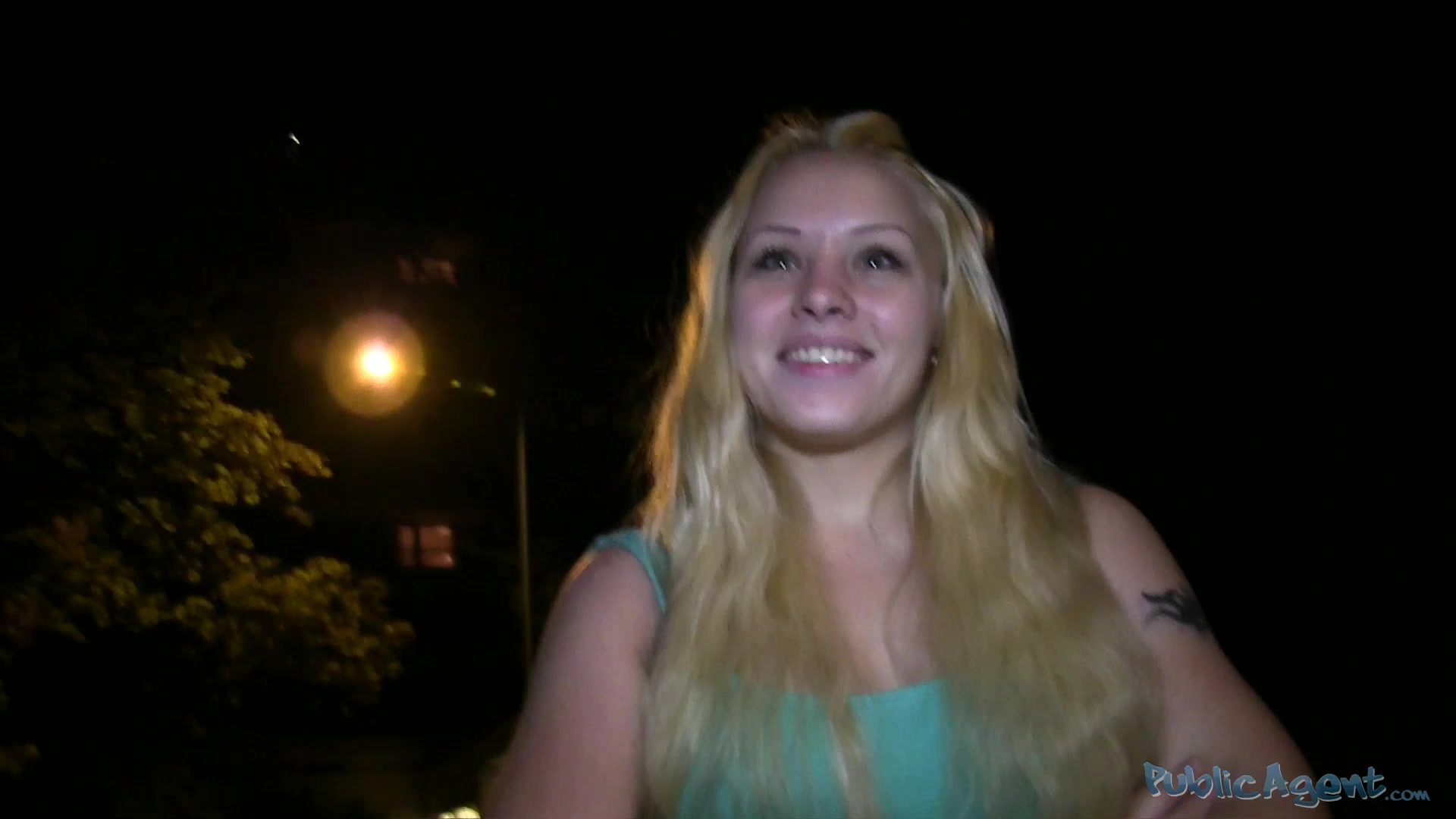 PublicAgent Clip. Lola