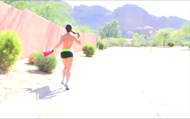 Randi the topless runner - FTVGirls