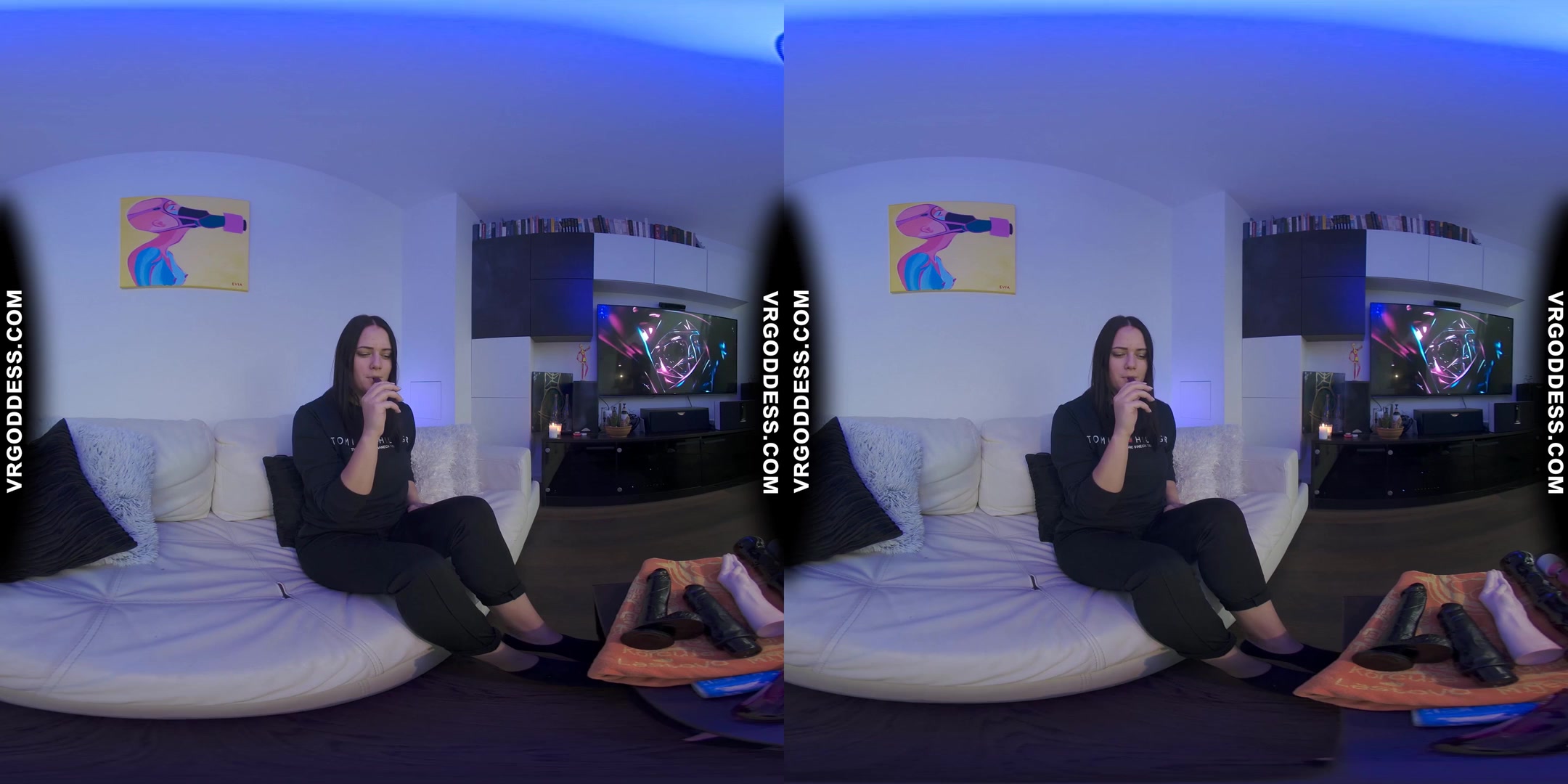 Teen Rosalina Aesthetic White Couch Chilling Jilling Vaping And Using Hitachi To Real Female Orgasm