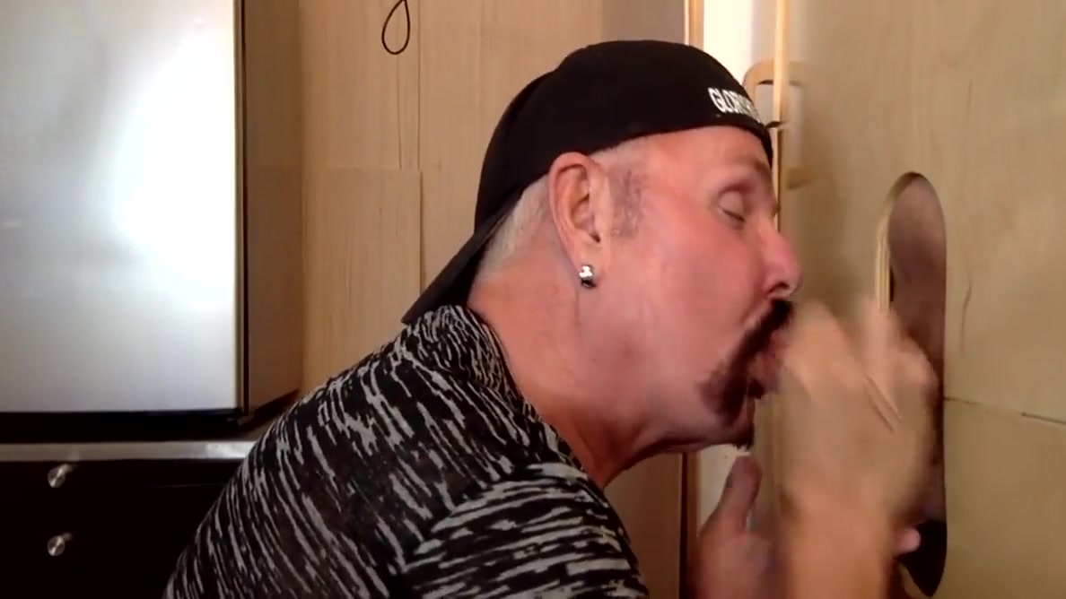 Gloryhole Gaydaddy Blowing Dick Before Tugjob For Cum