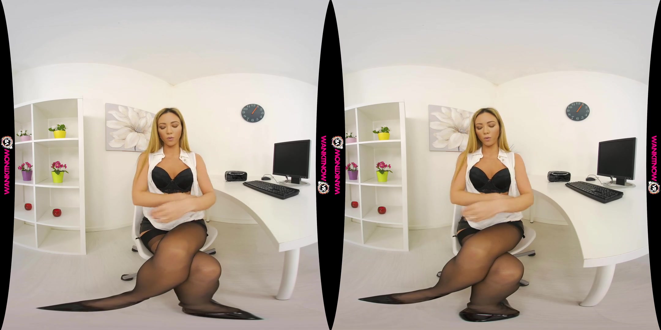 Focus On My Pussy - SexLikeReal