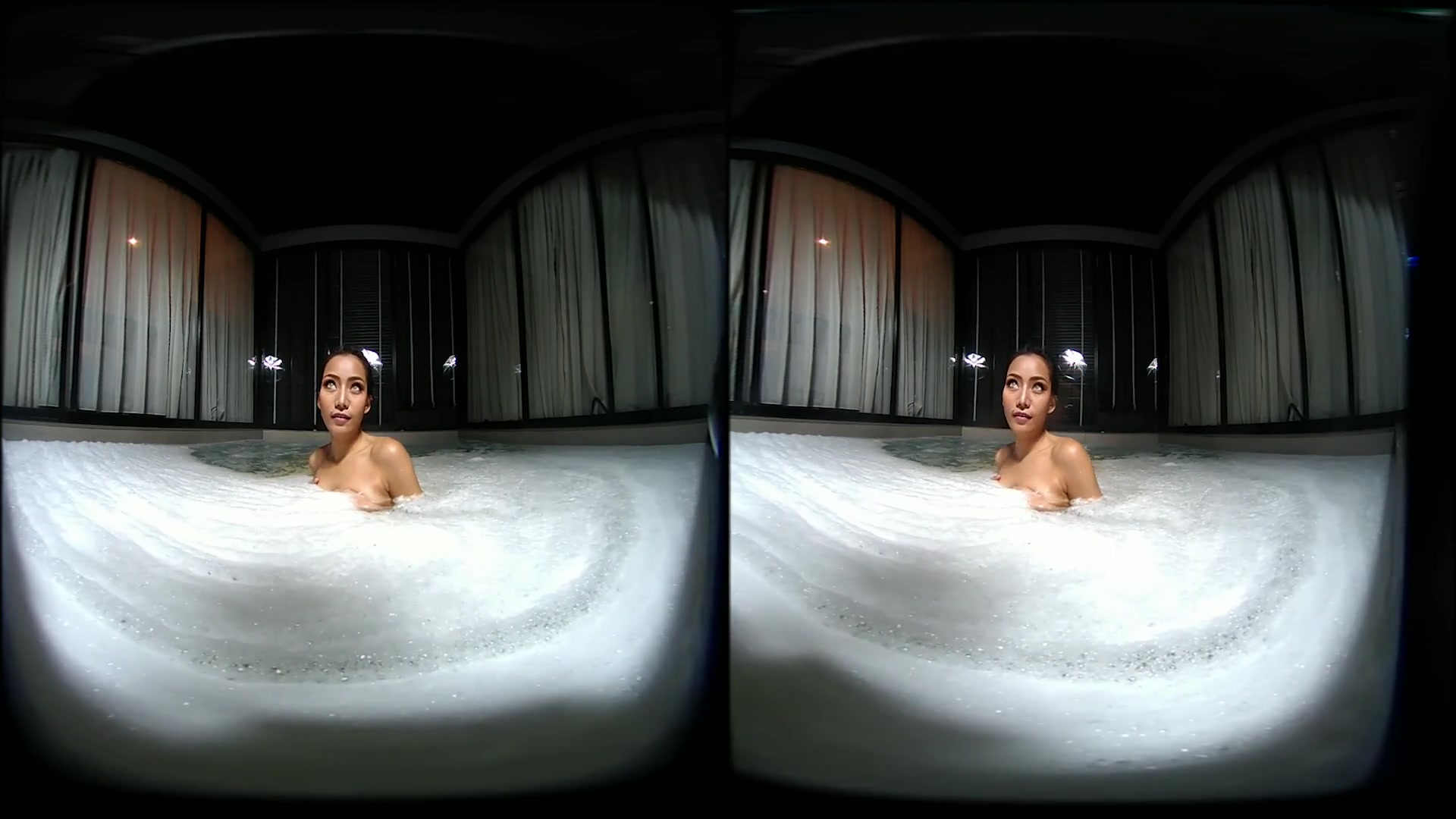 Big Foam Bathing With An Asian Model - VRpussyVision