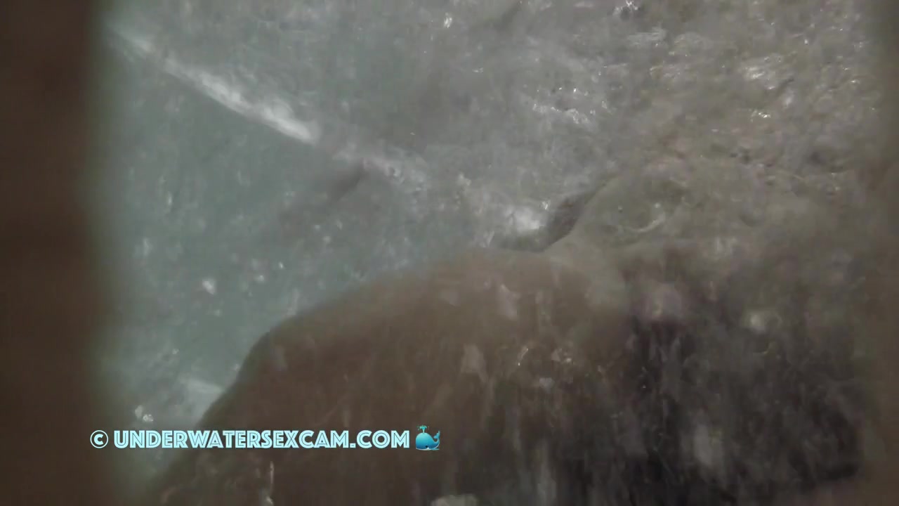 Sex Games In A Public Whirlpool