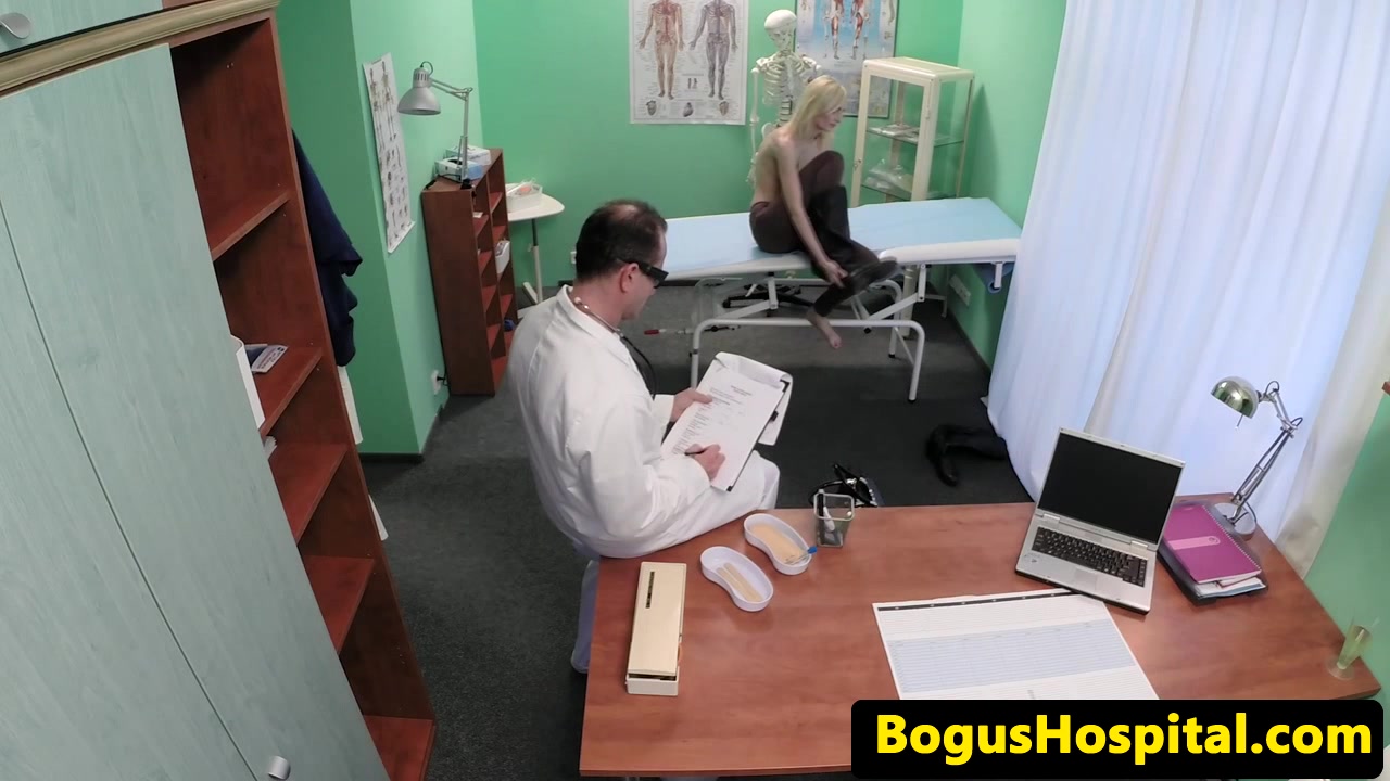 Skinny patient squirts while doc fingers vag