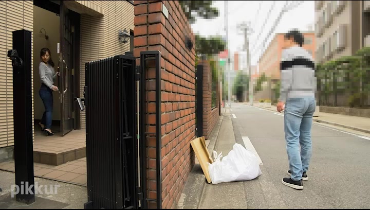 Emi Aoi Braless Neighbor In The Morning: Emi Aoi