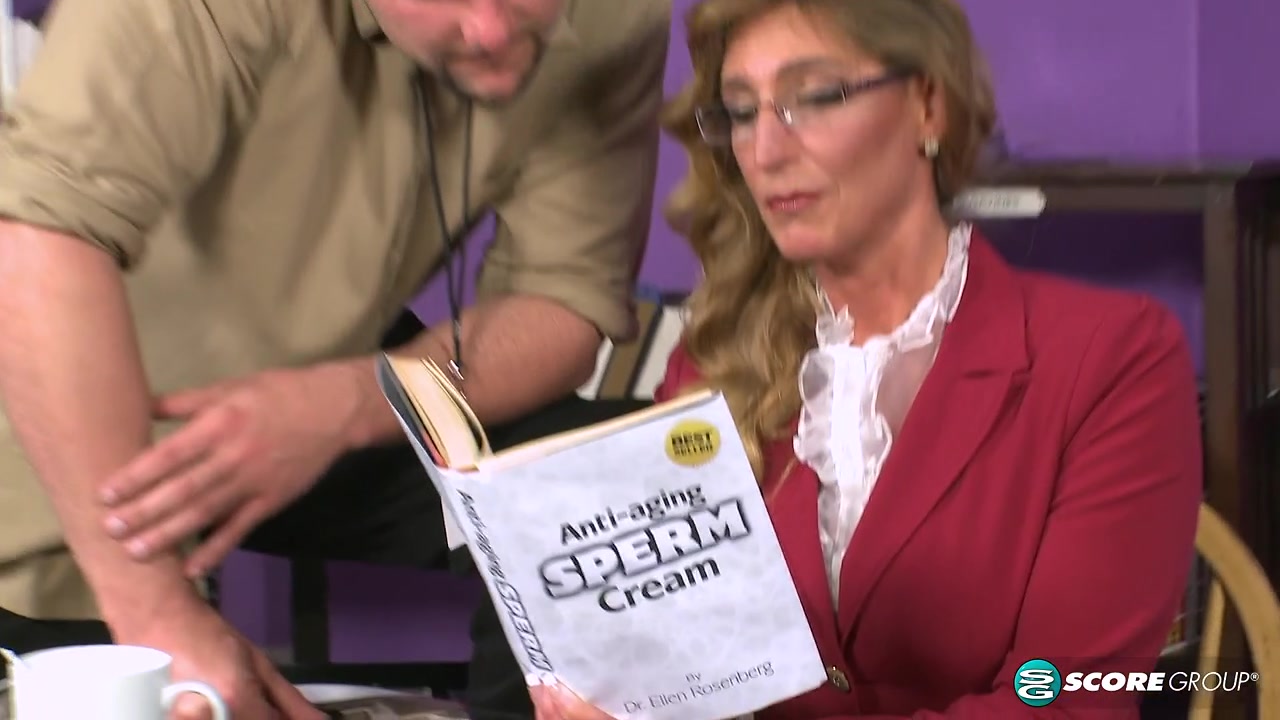 Newcomer Lynn and the big-dicked bookstore clerk - 40SomethingMag