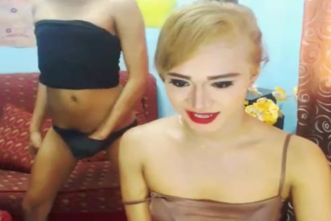 Facial cumshot with hot shemale lovers