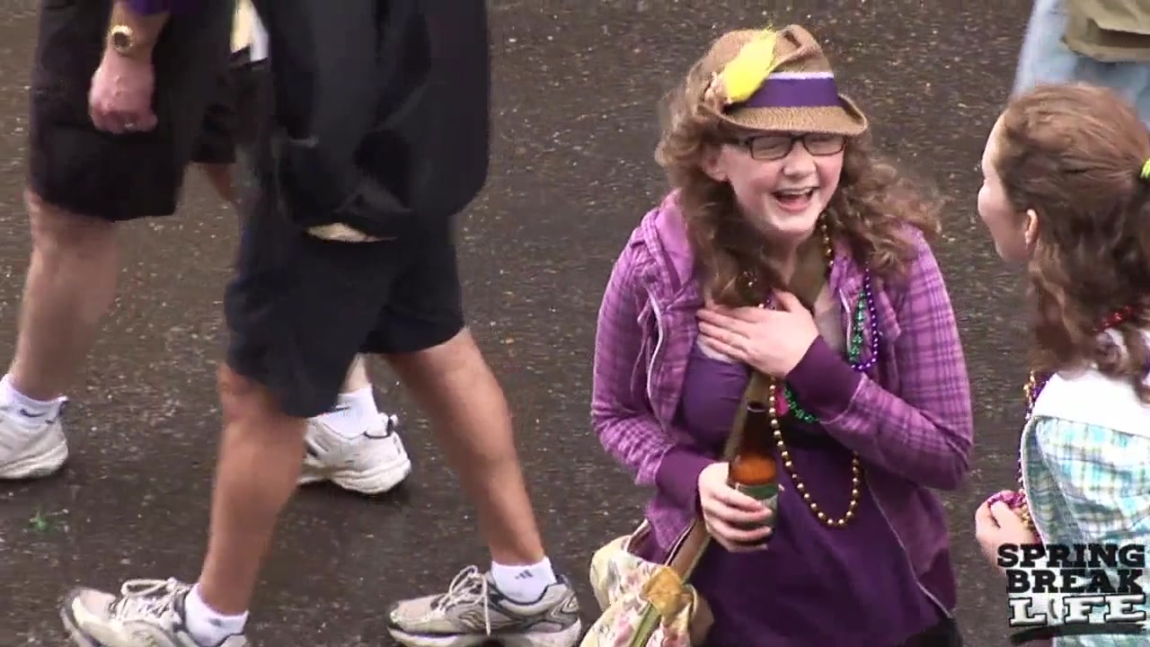Mardi Gras Chicks on Bourbon Street - SpringbreakLife