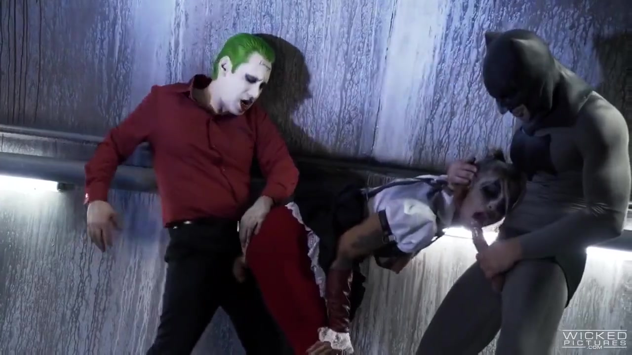 Parody Dc Xxx - Anal Threesome In Gothams Tunnel