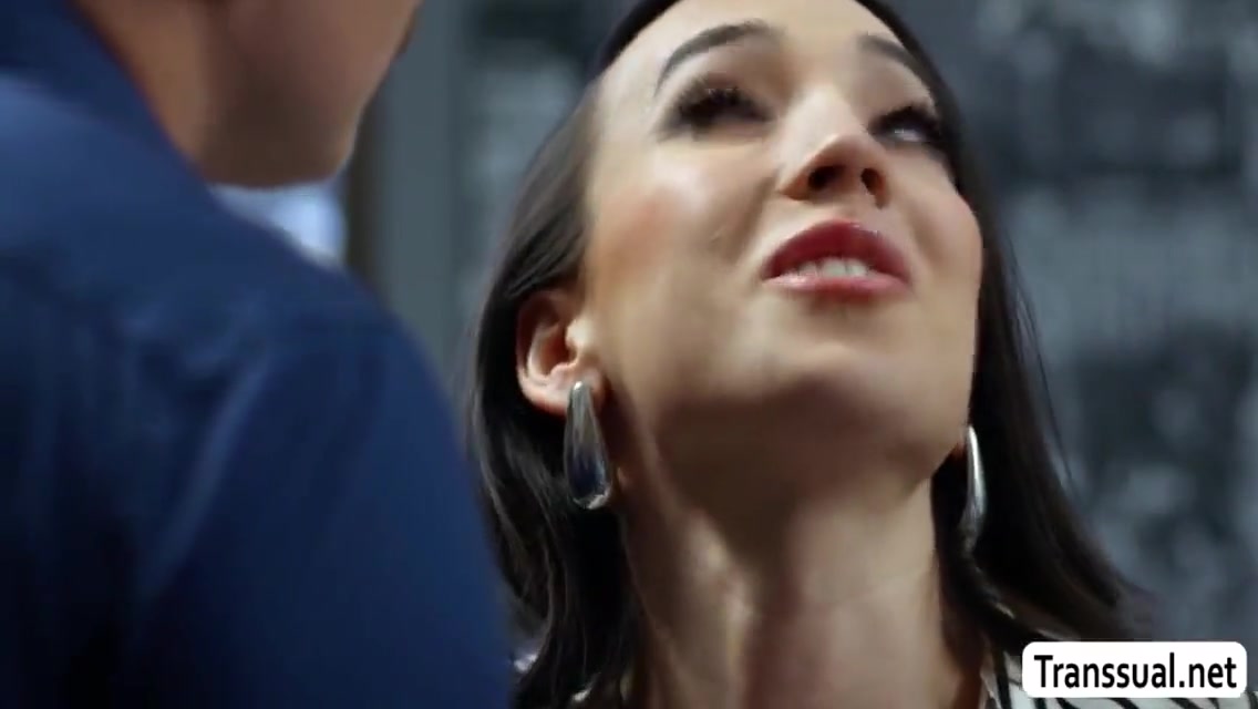 Fucking My Horny Ts Boss In Her Office - Kasey Kei And Robby Apples